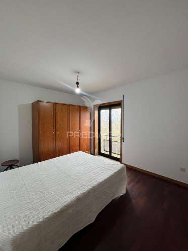 Apartamento t2 em creixomil com garagem