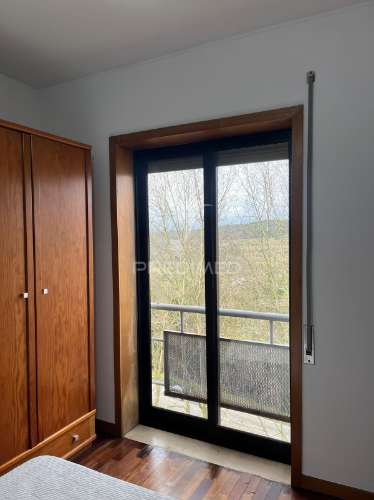 Apartamento t2 em creixomil com garagem