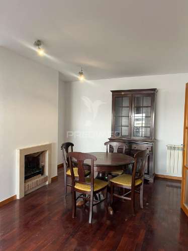 Apartamento t2 em creixomil com garagem