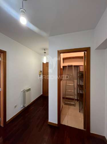 Apartamento t2 em creixomil com garagem