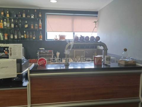 Trespasse de restaurante em milheirós