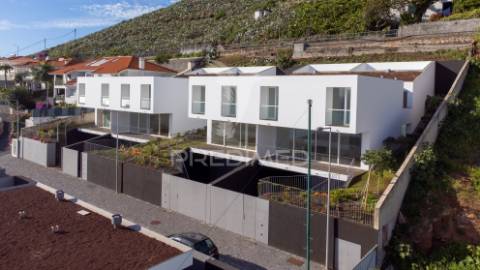 Moradia t 3  na casa branca funchal