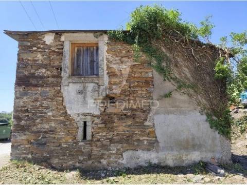Casa em xisto para restauro