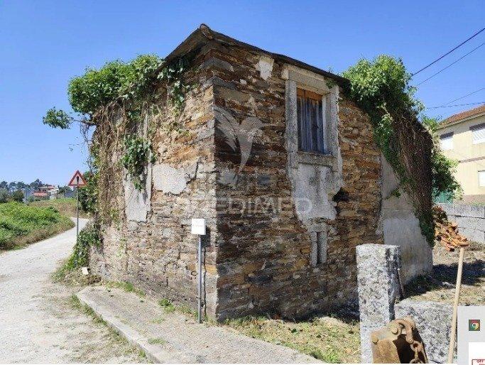 Casa em xisto para restauro