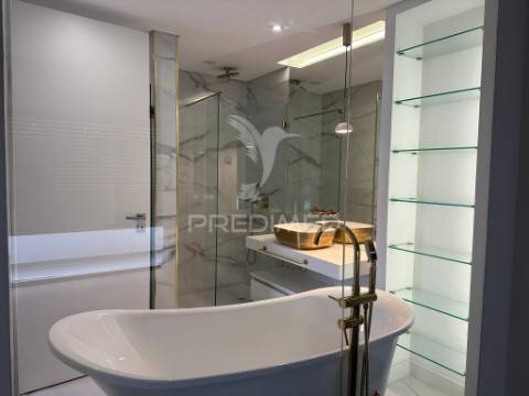 Moradia t3 contemporânea de elevada qualidade, com design distinto e jardim paisagístico