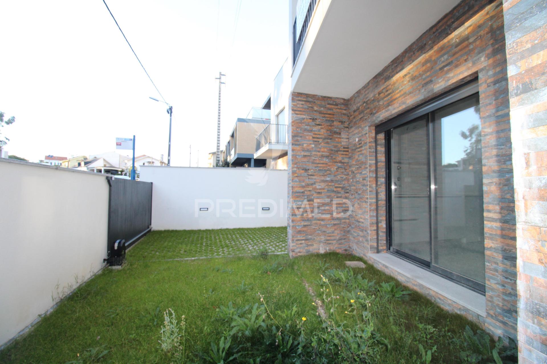 T1 novo com terraço e e estacionamento privativo em alfena