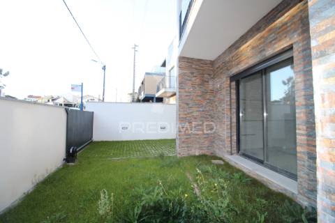 T1 novo com terraço e e estacionamento privativo em alfena