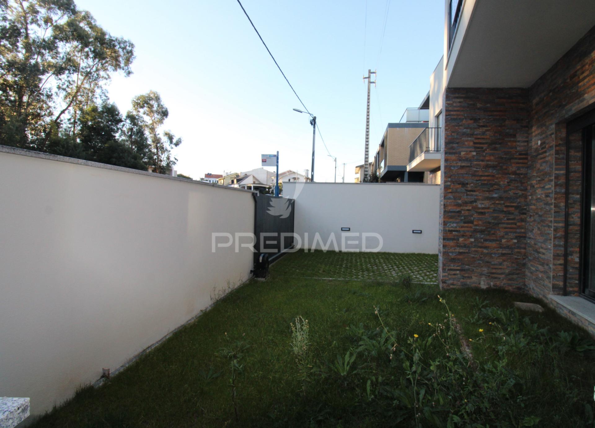 T1 novo com terraço e e estacionamento privativo em alfena