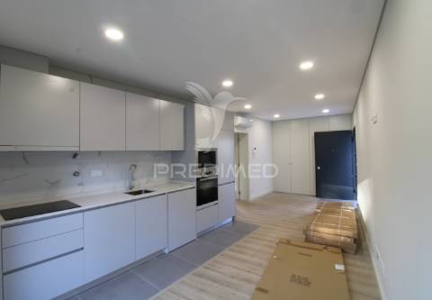 T1 novo com terraço e e estacionamento privativo em alfena