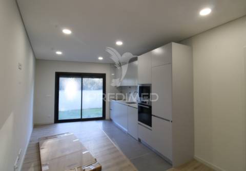 T1 novo com terraço e e estacionamento privativo em alfena