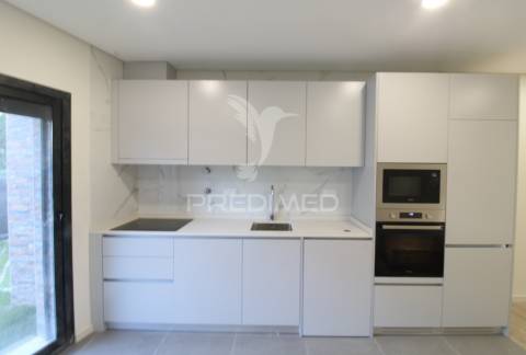 T1 novo com terraço e e estacionamento privativo em alfena