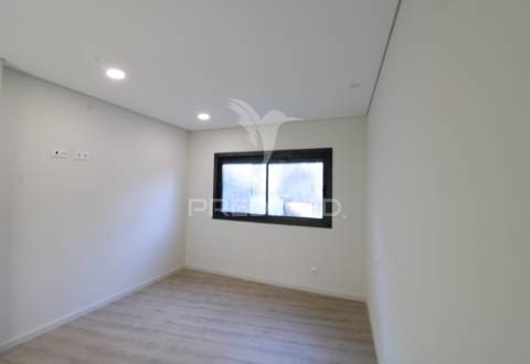 T1 novo com terraço e e estacionamento privativo em alfena