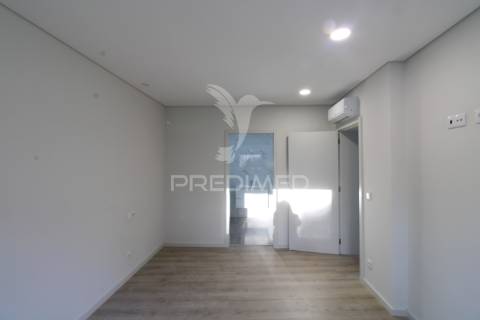 T1 novo com terraço e e estacionamento privativo em alfena