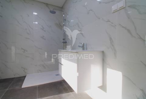 T1 novo com terraço e e estacionamento privativo em alfena