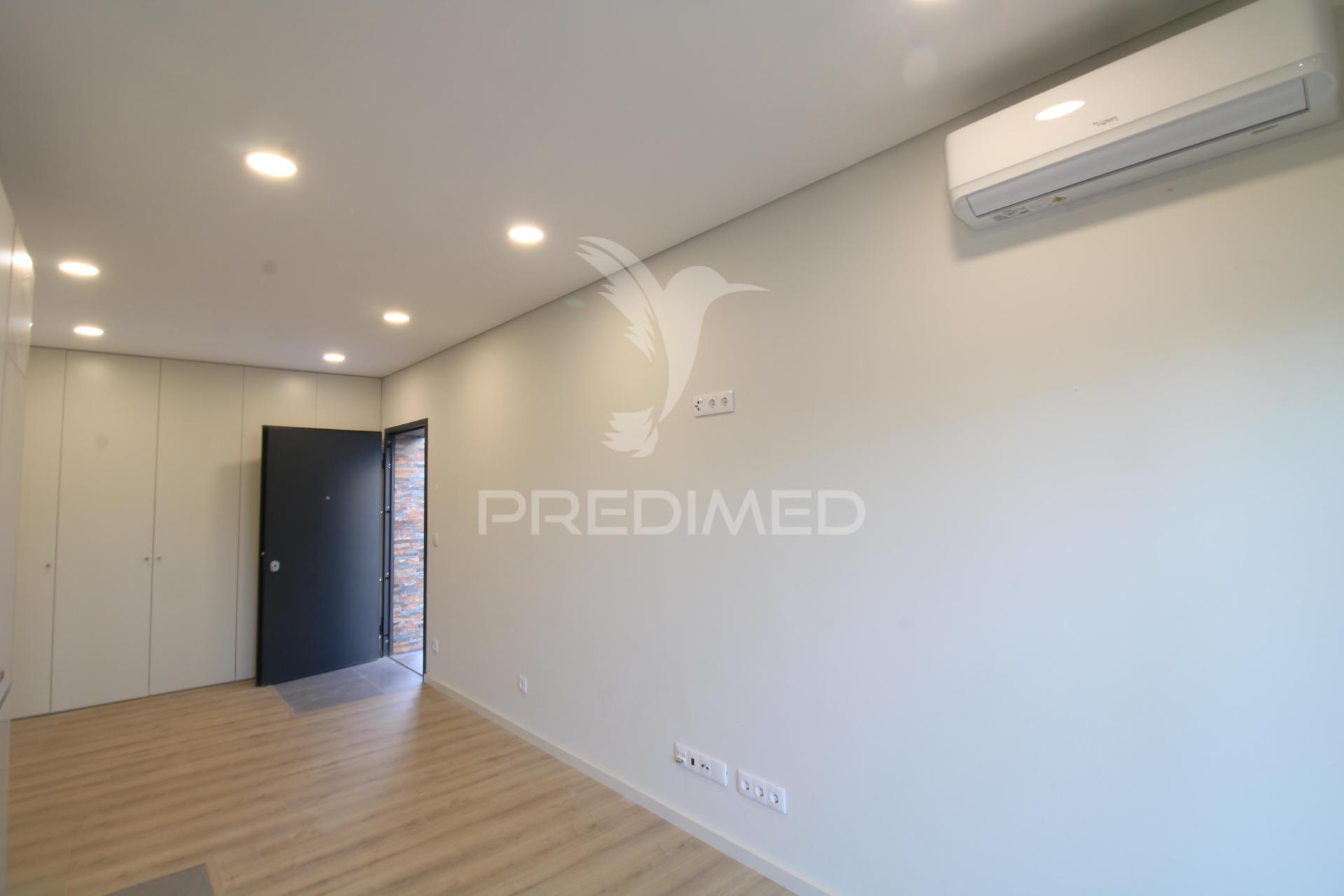 T1 novo com terraço e parqueamento em alfena