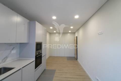 T1 novo com terraço e parqueamento em alfena