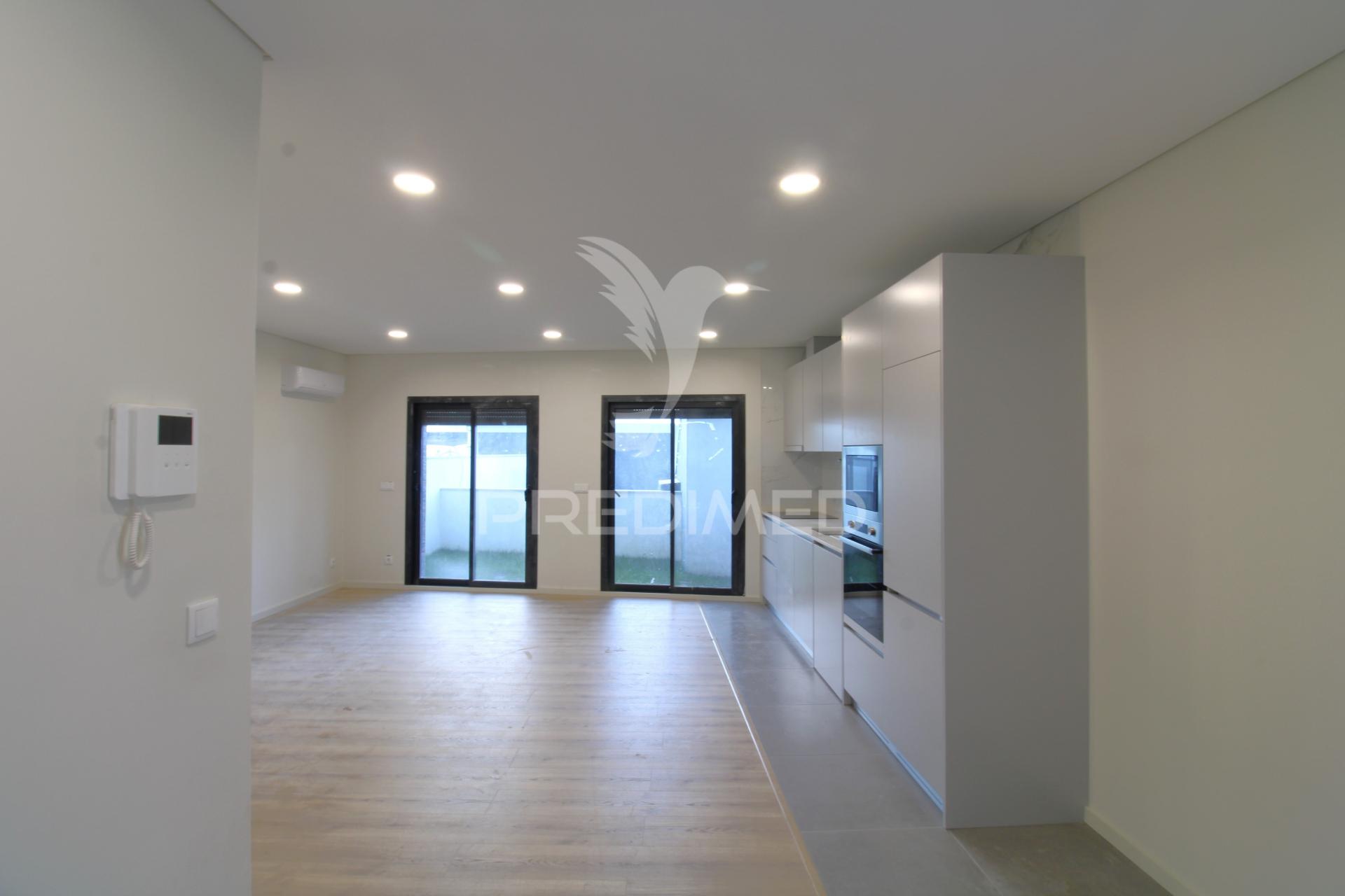 T0 novo com terraço em alfena