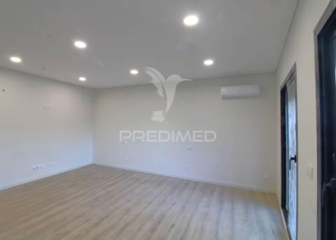 T0 novo com terraço em alfena