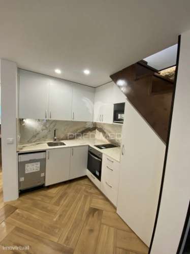 Estúdio t1 mezzanino junto à trindade, centro do porto