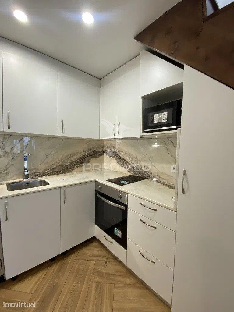 Estúdio t1 mezzanino junto à trindade, centro do porto