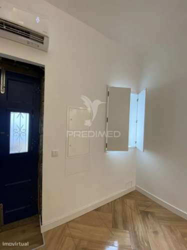 Estúdio t1 mezzanino junto à trindade, centro do porto