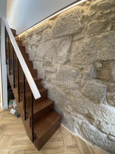 Estúdio t1 mezzanino junto à trindade, centro do porto