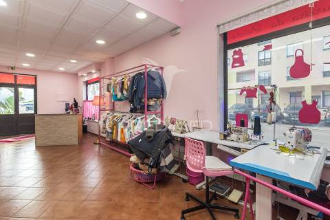 Loja comercial à venda - boa localização - quinta do conde.