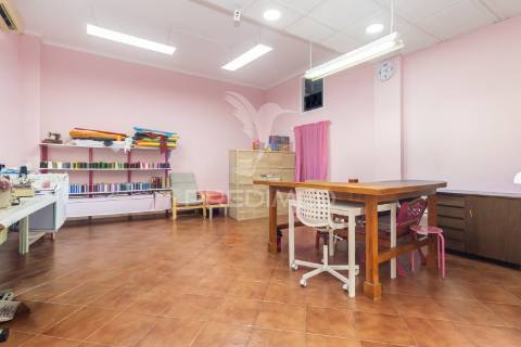 Loja comercial à venda - boa localização - quinta do conde.