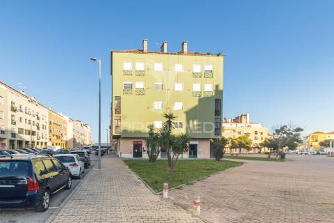 Loja comercial à venda - boa localização - quinta do conde.