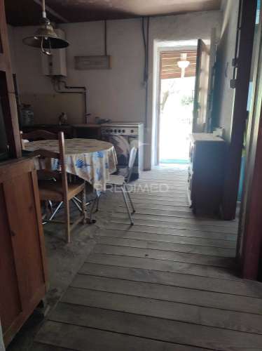 Venda de terreno com ruinas