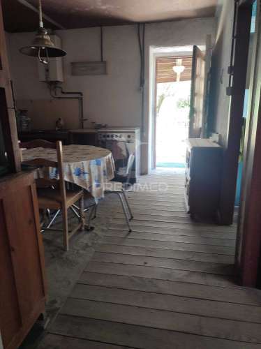 Venda de terreno com ruinas