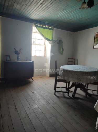 Venda de terreno com ruinas