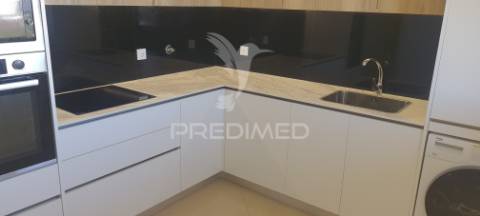 Apartamento -rua doutora paula calado nº 3 -emp. rainha cláudia-elvas