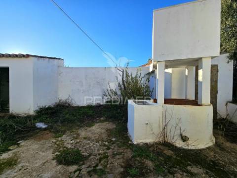 Moradia t3 em santa bárbara, castro verde