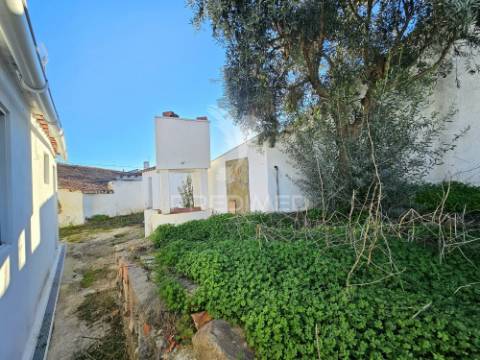 Moradia t3 em santa bárbara, castro verde