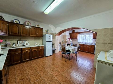 Moradia térrea t3 em casével, castro verde