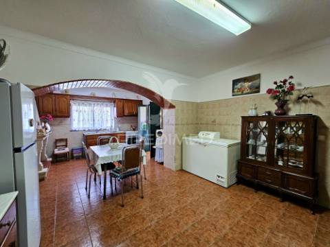 Moradia térrea t3 em casével, castro verde