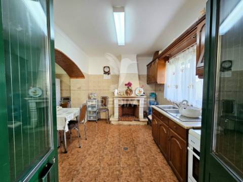 Moradia térrea t3 em casével, castro verde