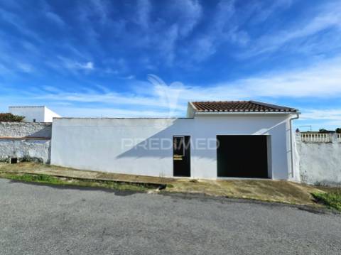 Moradia térrea t3 em casével, castro verde