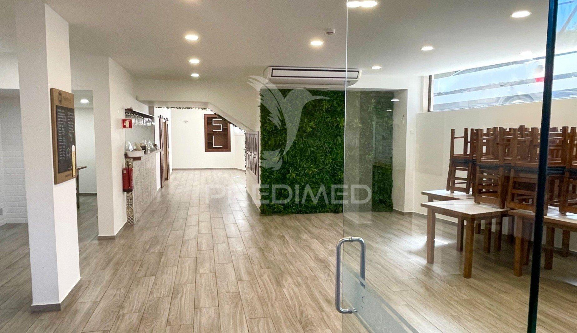 Restaurante com 130 lugares e 260 m2, em sines