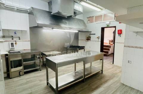 Restaurante com 130 lugares e 260 m2, em sines