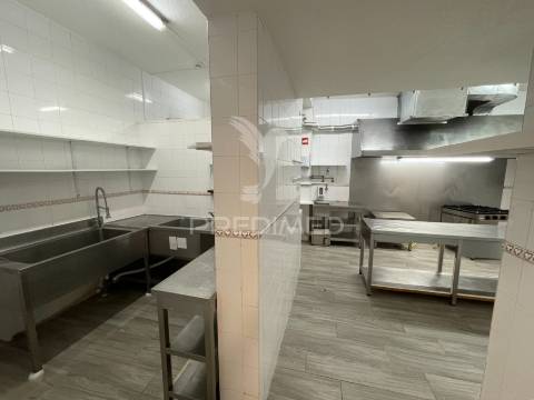 Restaurante com 130 lugares e 260 m2, em sines