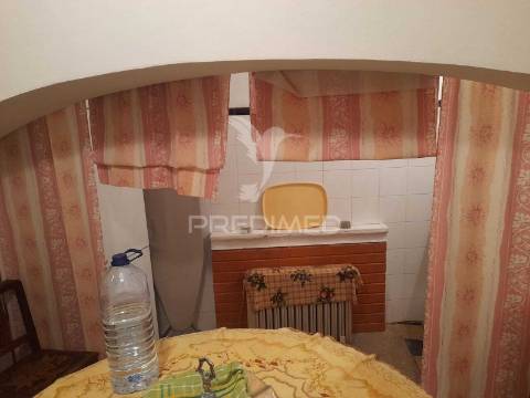 Moradia t5 em pias com quintal e garagem