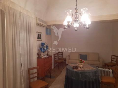 Moradia t5 em pias com quintal e garagem