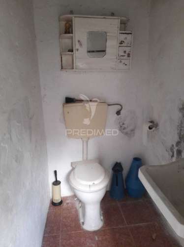 Moradia t5 em pias com quintal e garagem