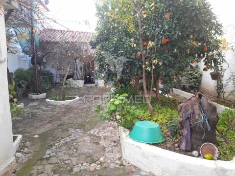 Moradia t5 em pias com quintal e garagem