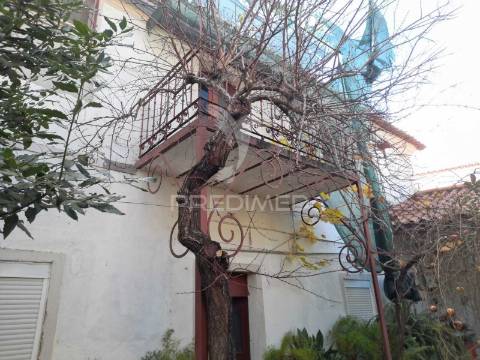 Moradia t5 em pias com quintal e garagem