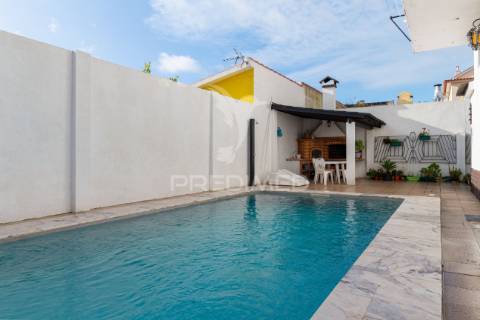 Moradia independente com piscina - quinta do conde - sesimbra - 609.000 eur