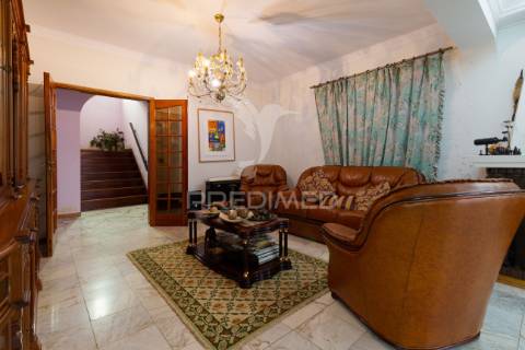 Moradia independente com piscina - quinta do conde - sesimbra - 609.000 eur