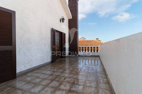 Moradia independente com piscina - quinta do conde - sesimbra - 609.000 eur